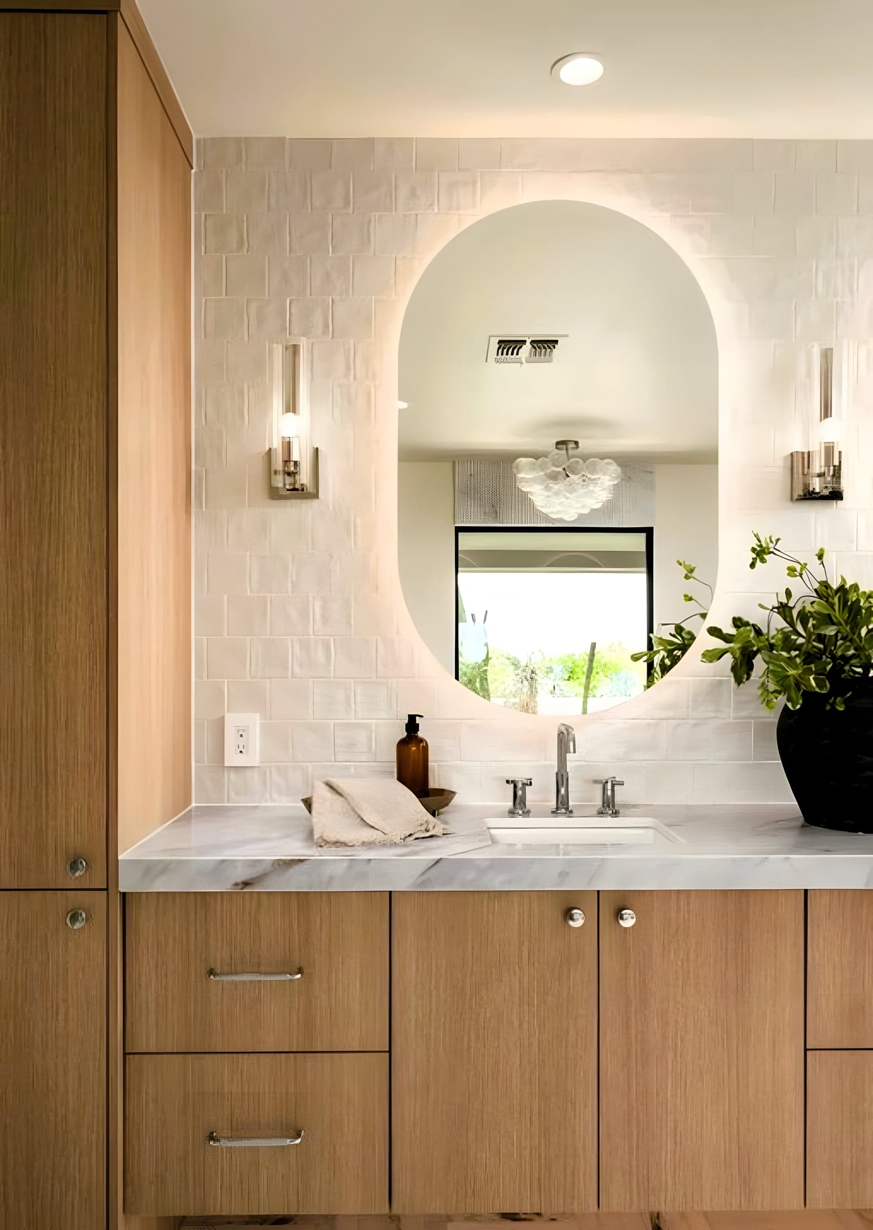 Powder Bath with Oval Mirror